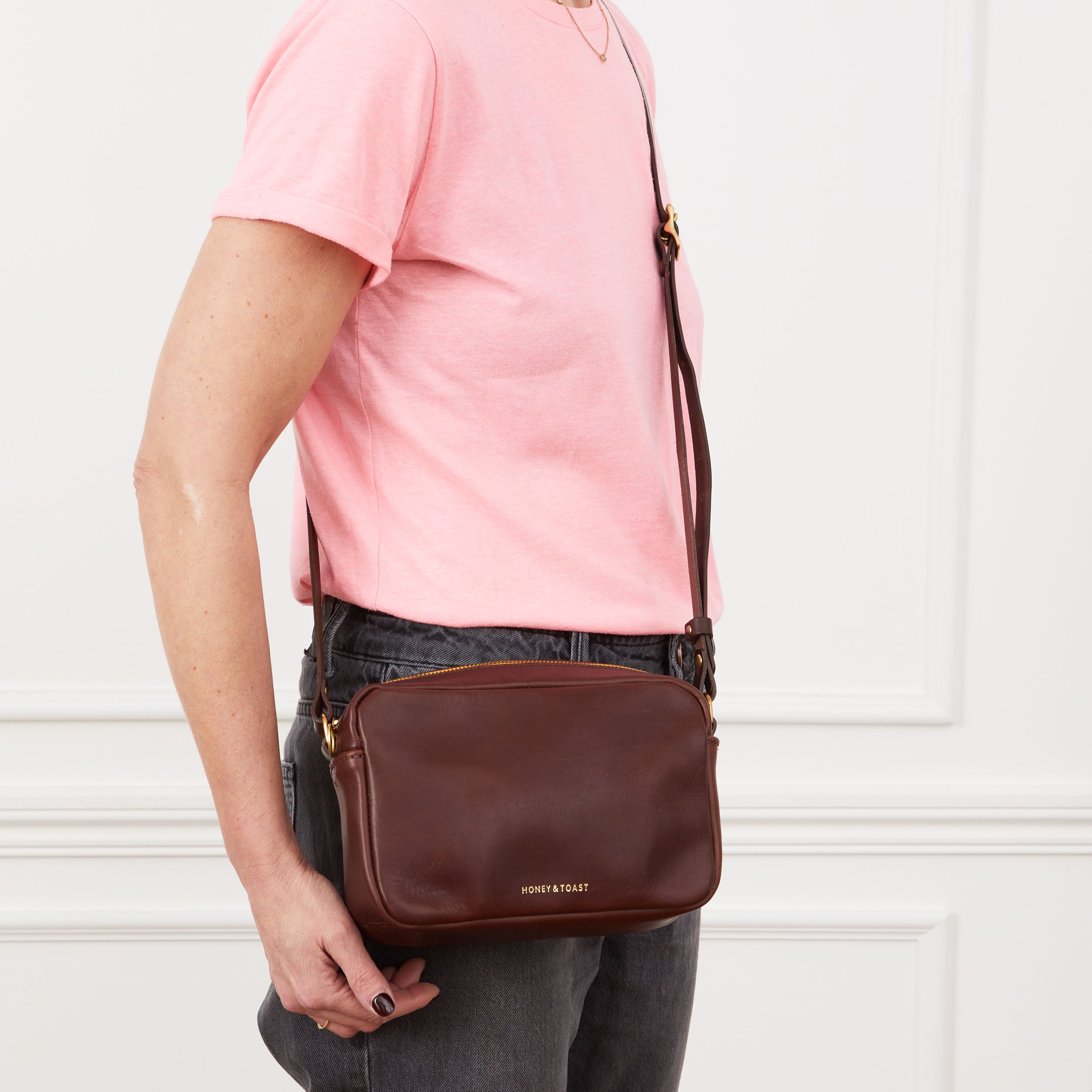 Honey and Toast women's leather handbag Katie zip camera bag conker