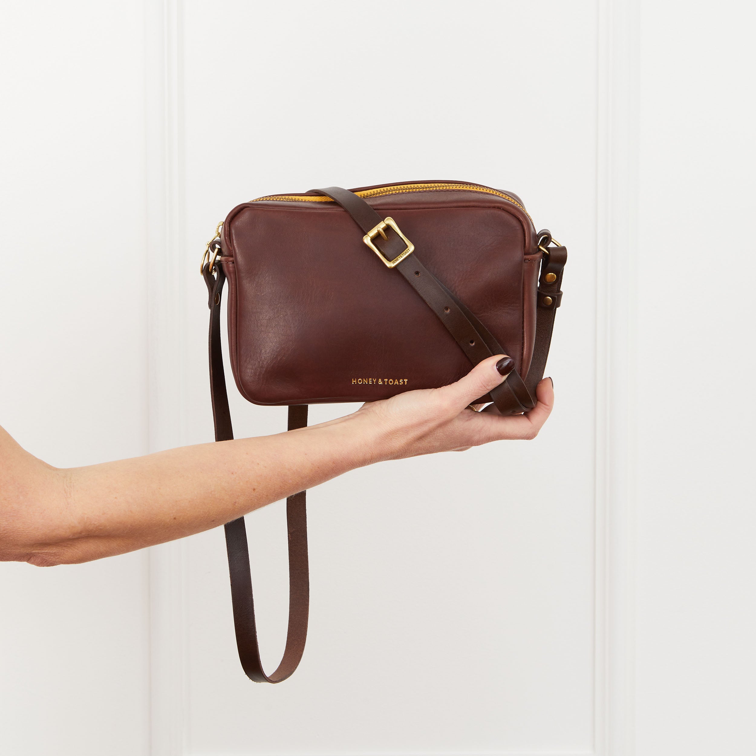 Honey and Toast women's leather handbag Katie zip camera bag conker