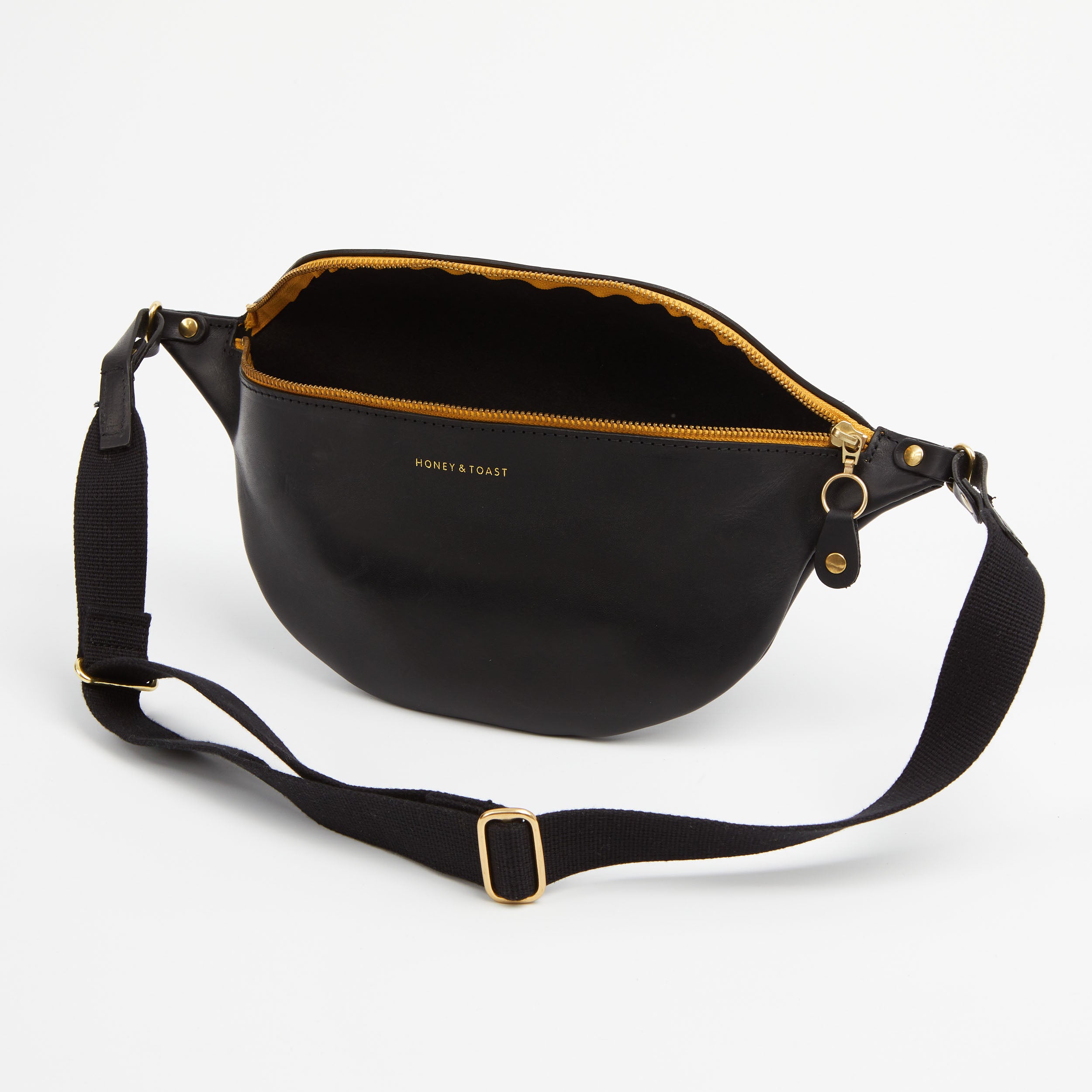 https://www.honeyandtoast.co.uk Frances bum bag black
