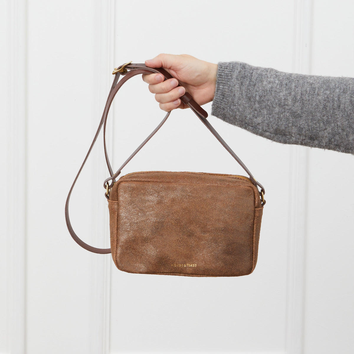 https://www.honeyandtoast.co.uk women's leather handbag Katie zip camera bag metallic pewter