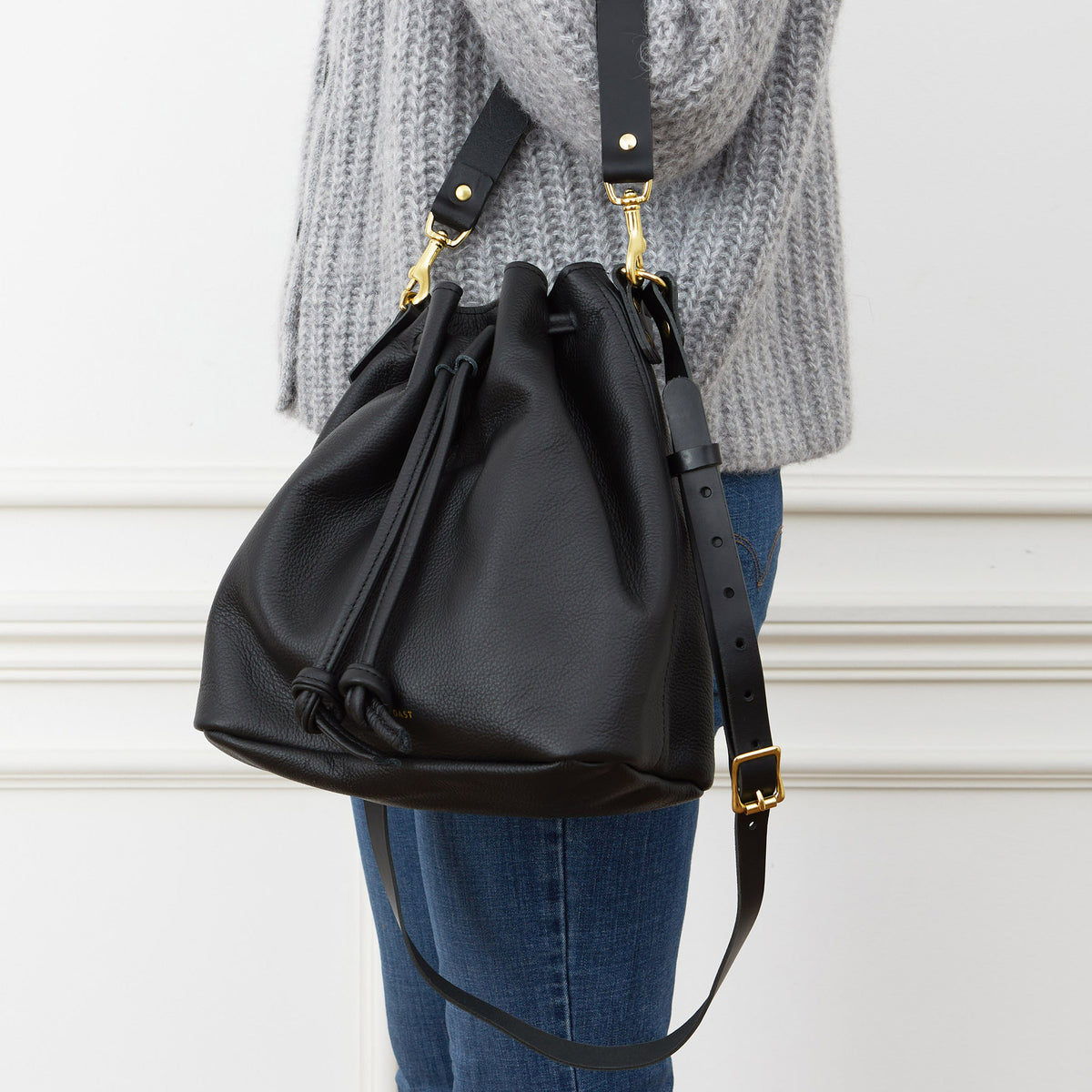 Honey and Toast women's leather handbag Anna bucket bag black