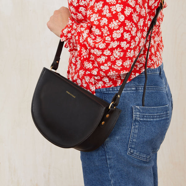 https://www.honeyandtoast.co.uk women's leather handbag Large half moon bag black SAMPLE SALE