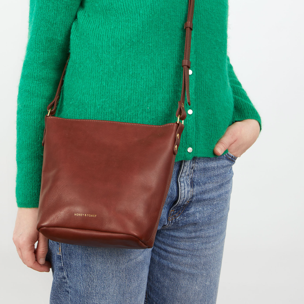 https://www.honeyandtoast.co.uk women's leather handbag Mini Libby conker