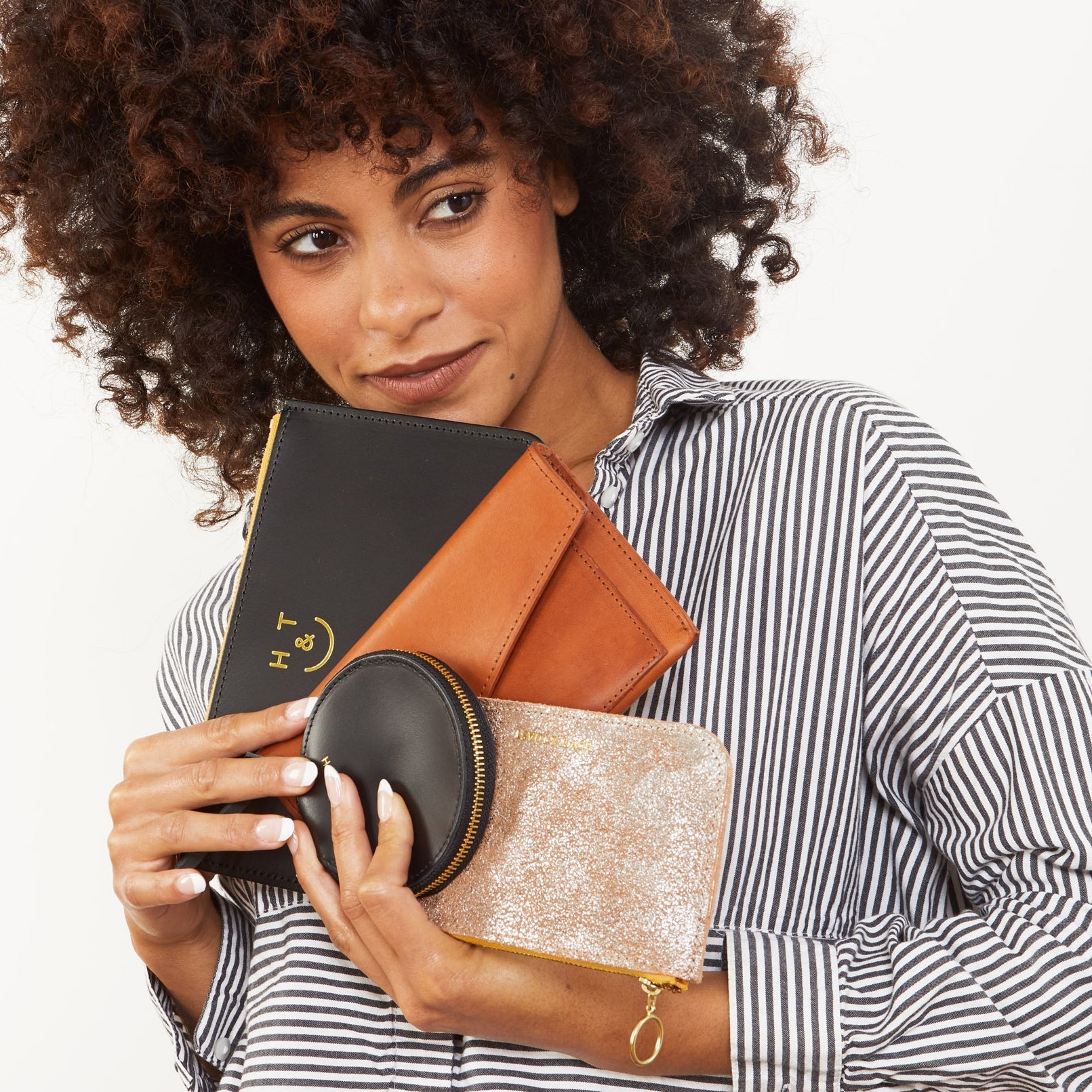 https://www.honeyandtoast.co.uk Bella zip around purse distressed silver