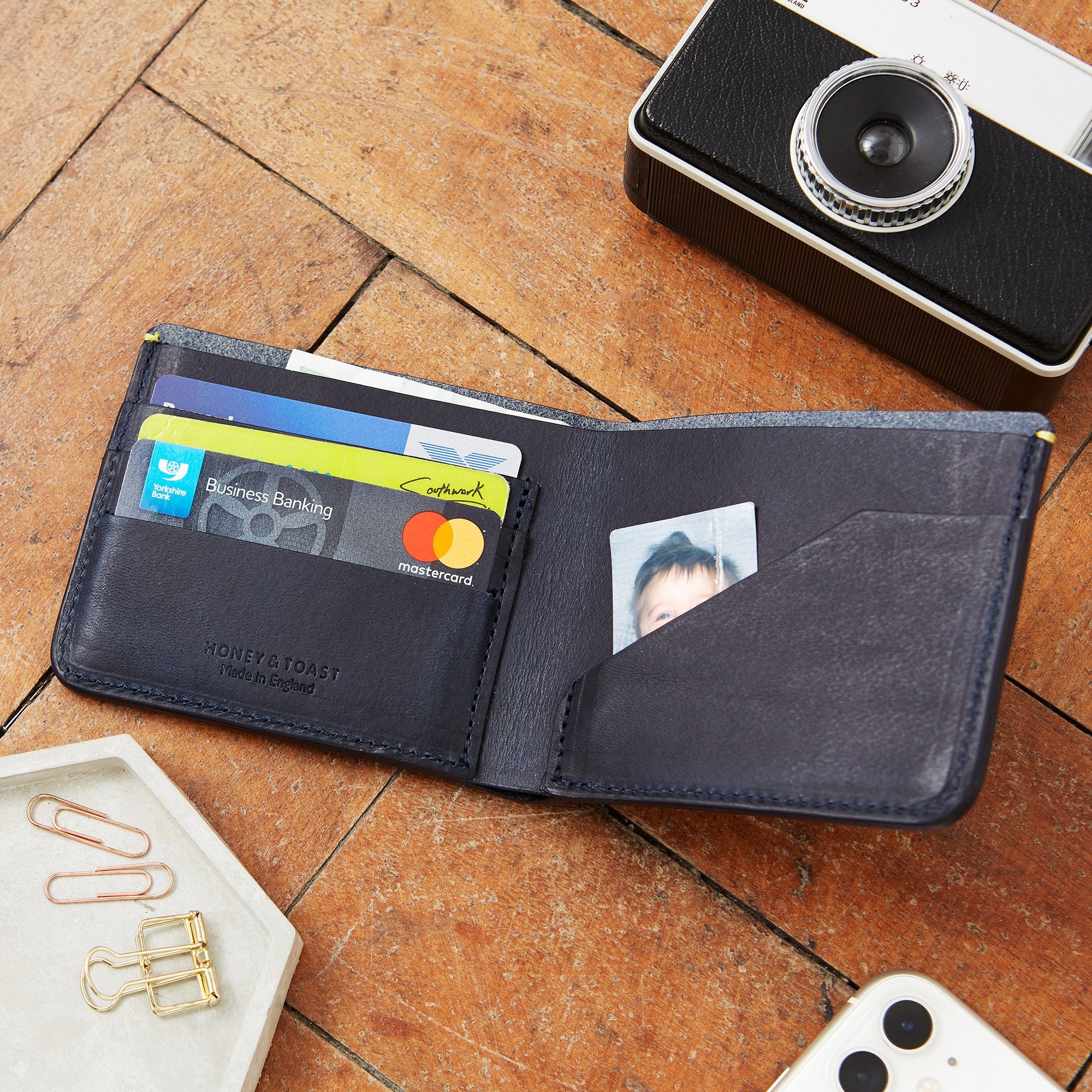 https://www.honeyandtoast.co.uk Mens billfold wallet