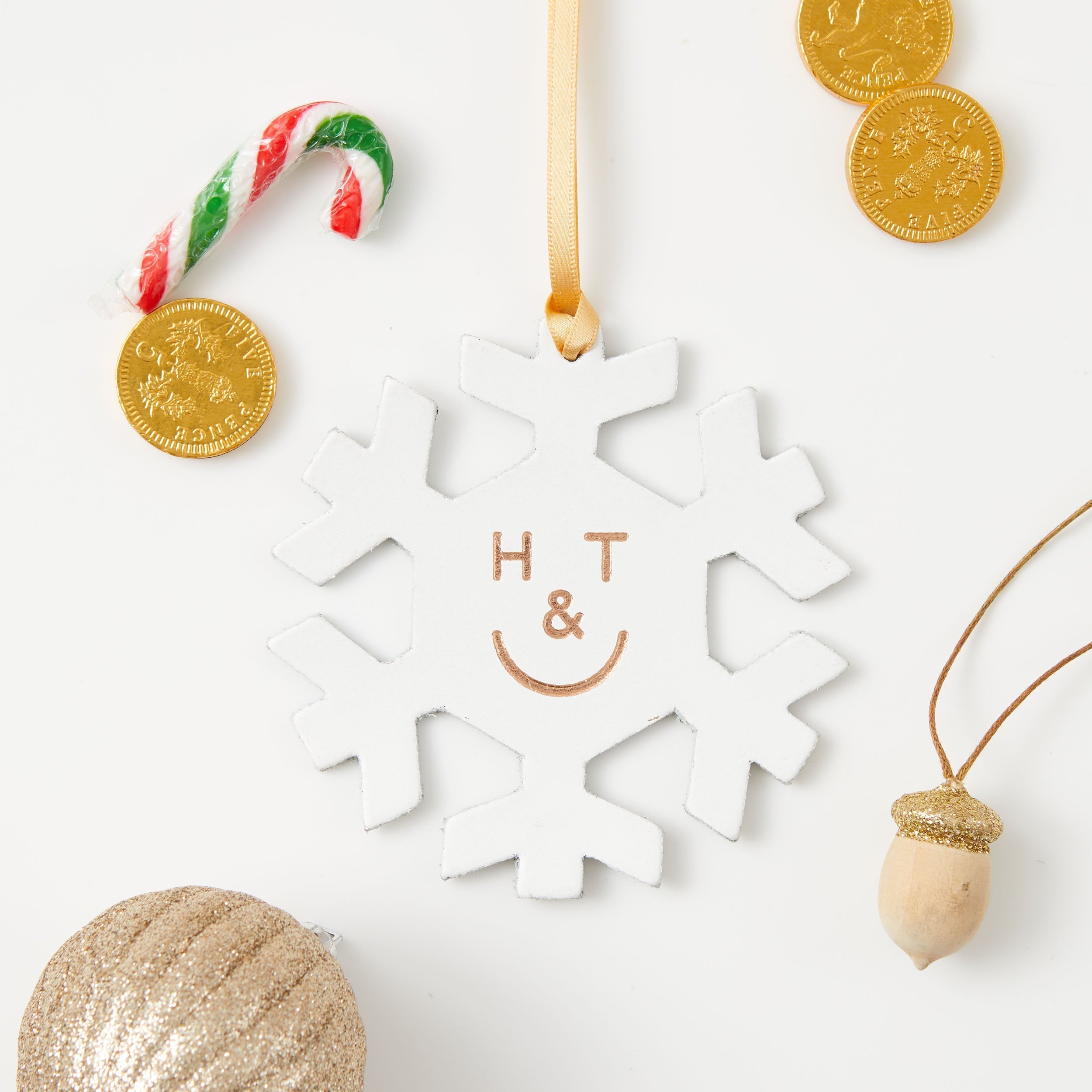 https://www.honeyandtoast.co.uk Snowflake hanging decoration white